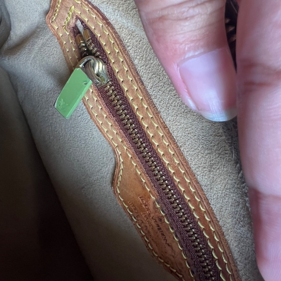 FIRM | Authentic Louis Vuitton Looping MM - FL0092 - Picture 15 of 16